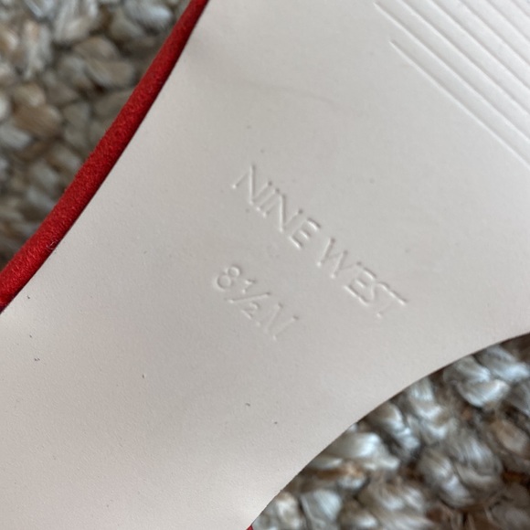 Nine West red shoes - Picture 6 of 7